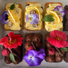Load image into Gallery viewer, Mini Cakes (box of 6)